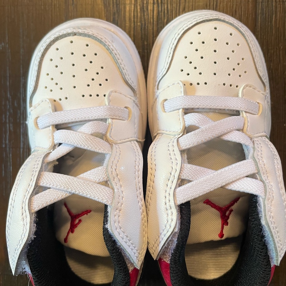 Jordan Toddler Sneakers in White and Red